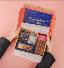 Load the image into the Gallery viewer, Hamper "Congratulations" Hello Kitty Sweet Pink Spumante Rosè