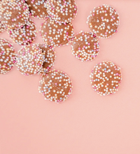 Load the image into the Gallery viewer, Hamper "Congratulations" Hello Kitty Sweet Pink Spumante Rosè