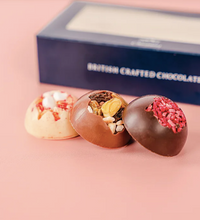 Load the image into the Gallery viewer, Hamper "Thank You" Hello Kitty Sweet Pink Spumante Rosè