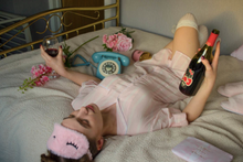 Load the image into the Gallery viewer, Hello Kitty WINES & SPARKLING WINES with Sweet Pink Gift Box